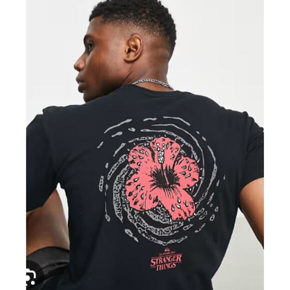 Quicksilver x Stranger Things Size XL Men's Hellbiscus Black Tee Collab Graphic - Picture 1 of 11